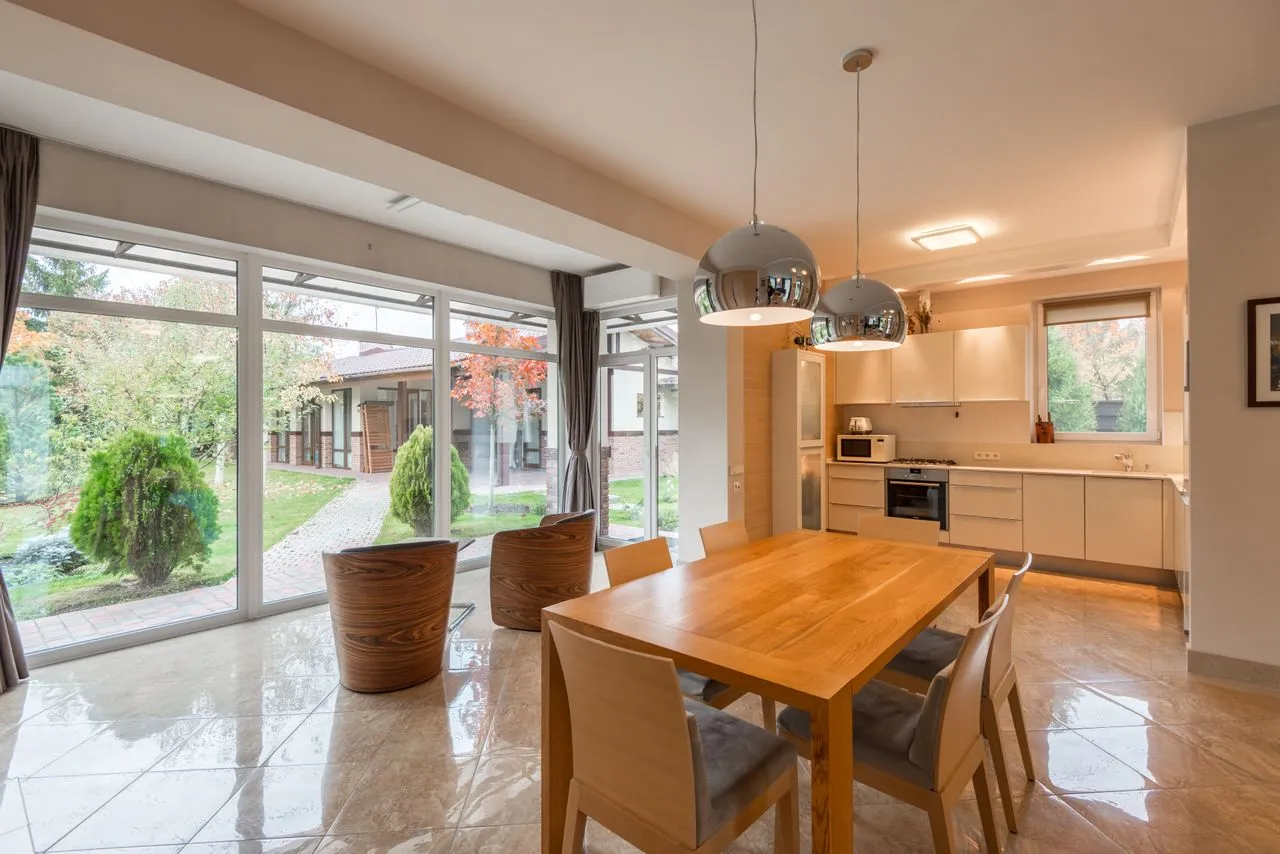 Dining room opening directly onto the garden
